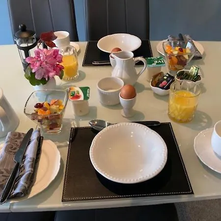 Tailors Lodge, Continental Breakfast Отель типа 